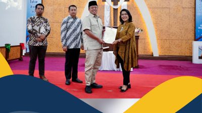 Menteri Nusron Serahkan Sertipikat untuk Gereja yang Berdiri sejak 1968