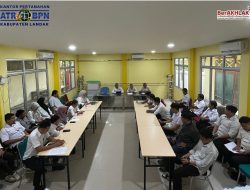 Kantah BPN Landak Gelar Rapat Pembinaan Pegawai