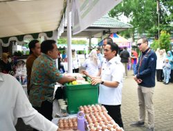 Warga Serbu Pasar Murah di Pontianak Utara