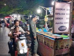 Satpol PP Ingatkan Pedagang di Waterfront Tidak Buang Sampah ke Sungai