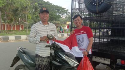 Aksi Bagi-Bagi Bendera Merah Putih, Lentera Penggerak Demokrasi Gelorakan Semangat Persatuan