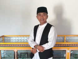 Kedes Sungai Segak Himbau Warga Kibarkan Bendera Merah Putih Selama Bulan Agustus