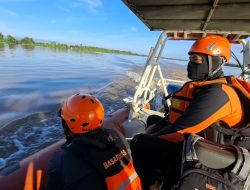 Tim SAR Gabungan Cari Kru Kapal yang Hilang di Sungai Kapuas