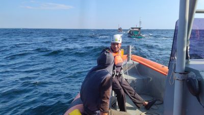 Tim SAR Gabungan Selamatkan Nelayan di Tengah Laut Kalbar