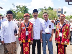 Kunjungi SRT 53 Pontianak, Mensos Gus Ipul Kagumi Toleransi Agama Siswa