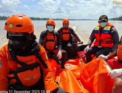 ABK Kapal Kargo EPS 359 Jatuh dan Tenggelam di Sungai Kapuas