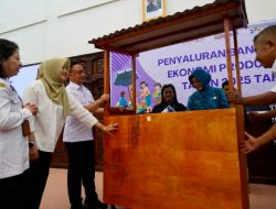 Pedagang Es Kelapa Rasakan Harapan Baru Lewat Bantuan Gerobak