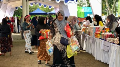 Asa di Balik Antrean Subuh: Perjuangan Warga Demi Sembako Murah