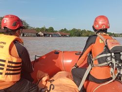 Remaja 14 Tahun Dilaporkan Tenggelam di Sungai Pinoh Melawi, Tim SAR Lakukan Pencarian