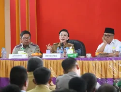 Pemkab Bersama Kantah dan Tim Badan Bank Tanah Kabupaten Landak Sosialisasi Rencana Pendataan Lahan Eks HGU PT Aria kepada Masyarakat Desa Nyayum