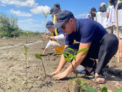 Hijaukan Pesisir, Lions Club Indonesia Tanam 20 Ribu Bibit Mangrove di Pelangi Kapuas Park Kubu Raya