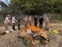 Cegah Penyakit Lintas Batas, Karantina Aruk Musnahkan Ratusan Kilogram Media Pembawa Ilegal