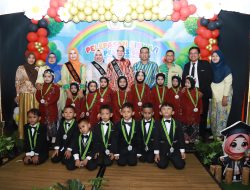 Penuh Haru dan Prestasi! Bunda PAUD Kota Pontianak Hadiri Pelepasan dan Pentas Seni PAUD Fawaidus Syifa Lil Qulub