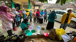Tim PKM UPB Kenalkan Eco Enzyme dan Pestisida Nabati, PKK Pontianak Kota Siap Kembangkan Produk Ramah Lingkungan