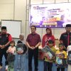 Kesbangpol dan Madas Nusantara Pontianak Bagikan Tas hingga Alat Tulis secara Gratis kepada Ratusan Anak