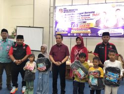 Kesbangpol dan Madas Nusantara Pontianak Bagikan Tas hingga Alat Tulis secara Gratis kepada Ratusan Anak