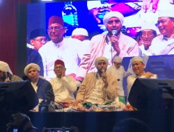 Ribuan Warga Ikuti Shalawat Bersama Habib Syech di Pontianak