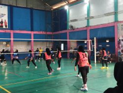 Atlet Legend Putri  Ramaikan Turnamen Volly Ball U40