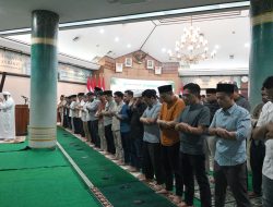 Kabut Asap Melanda, Keluarga Besar Bank Kalbar Gelar Salat Istisqa’ Bersama Anak Yatim
