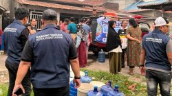 Karang Taruna Pontianak Distribusikan Air Bersih Gratis untuk Warga