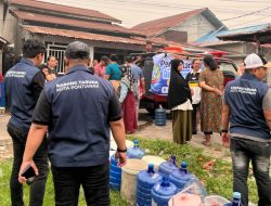Karang Taruna Pontianak Distribusikan Air Bersih Gratis untuk Warga